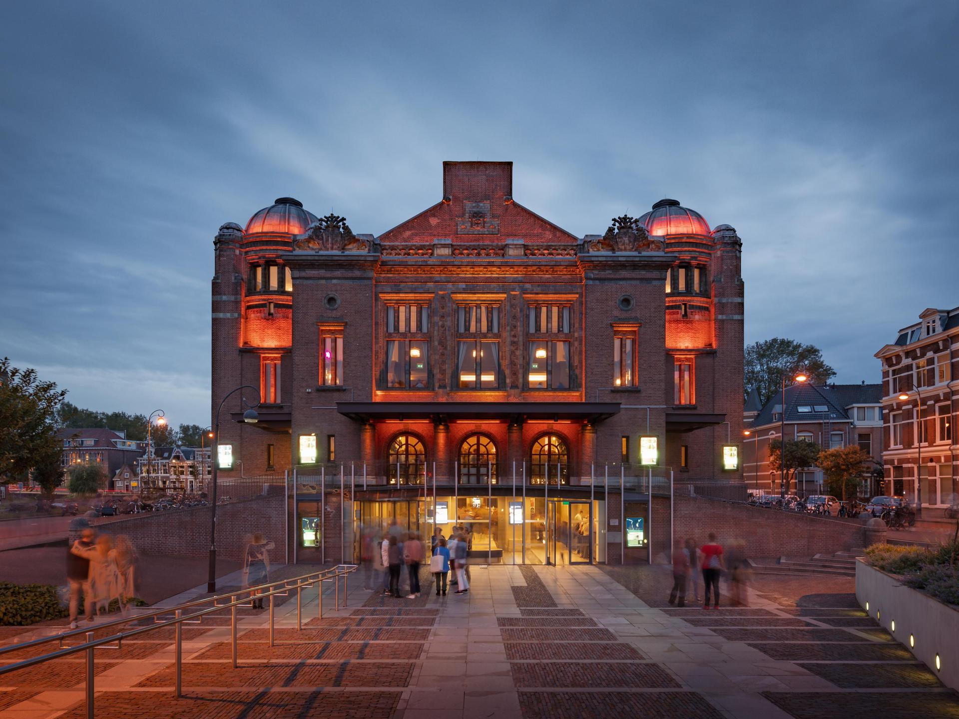 Gevel van theater en evenementenlocatie Stadsschouwburg Haarlem