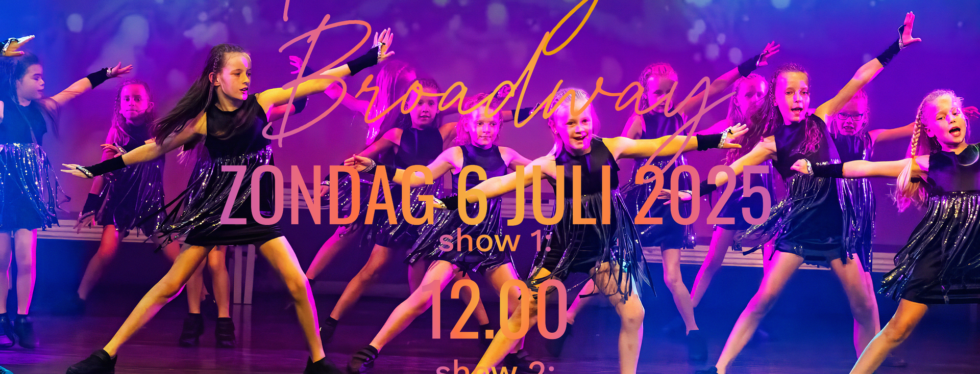 Dansende kinderen voor dansschool DBH, voorstelling: The way to broadway