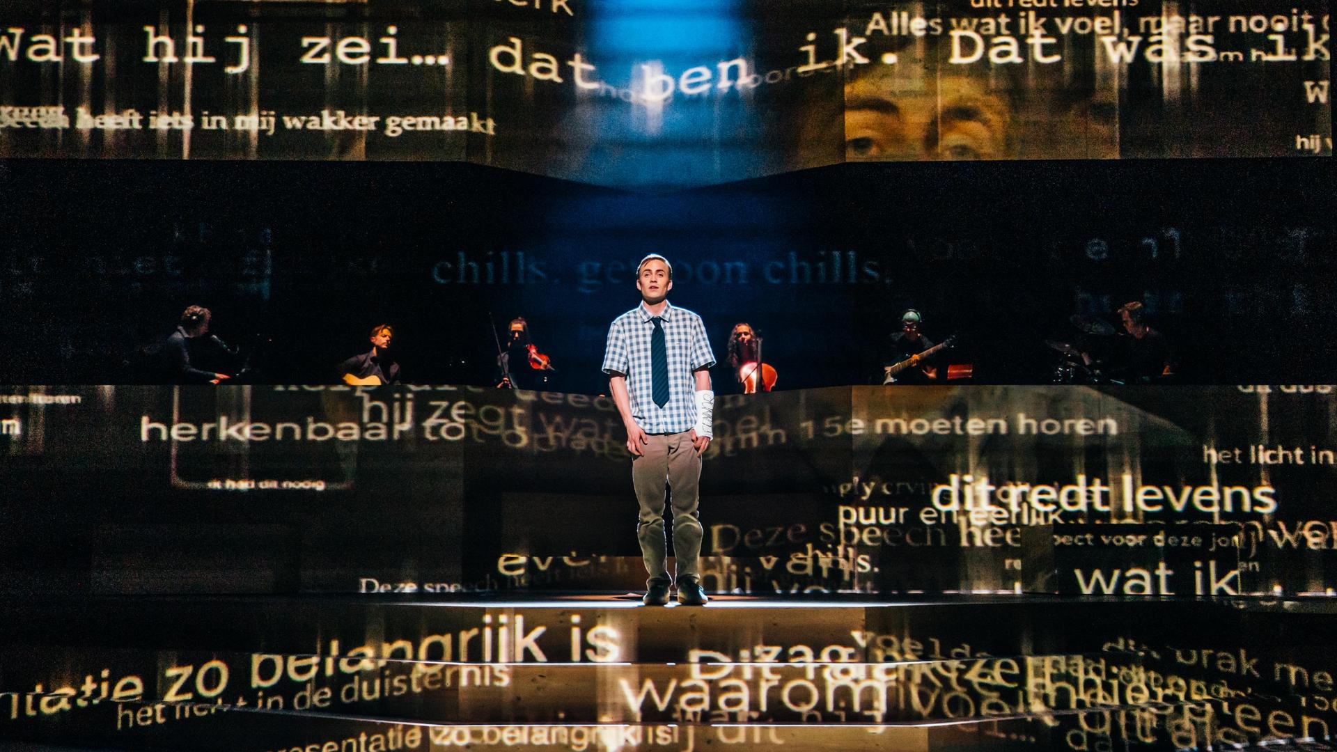 Dear Evan Hansen - acteurs op het podium
