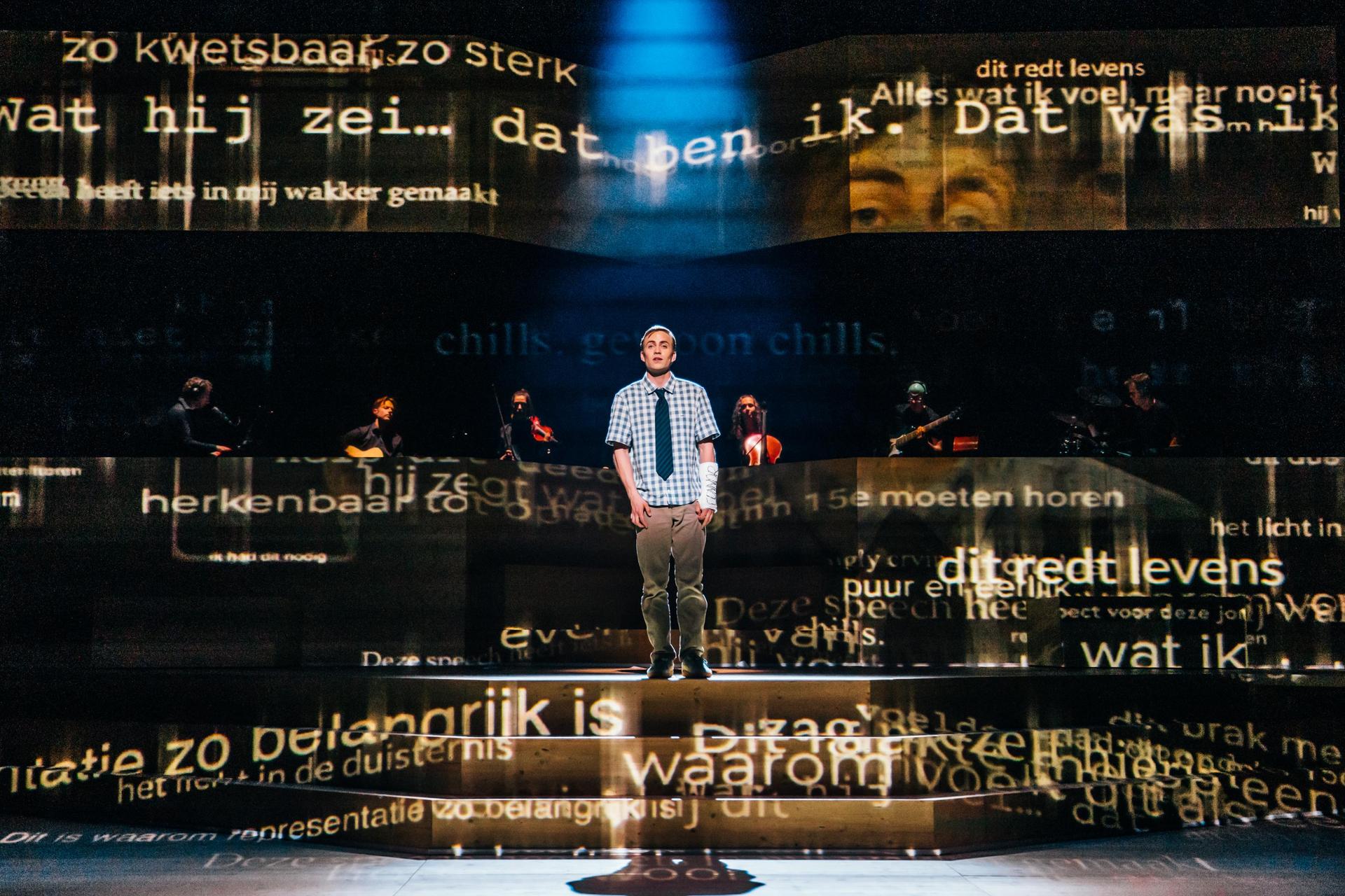Dear Evan Hansen - acteurs op het podium