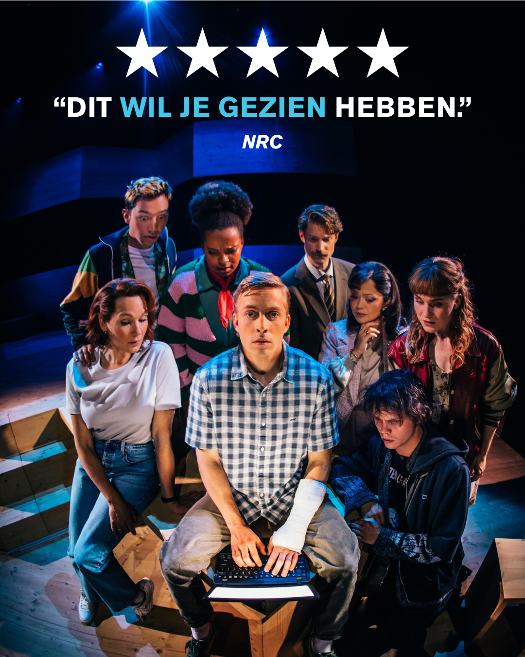 Dear Evan Hansen - acteurs op het podium met recensiequotes
