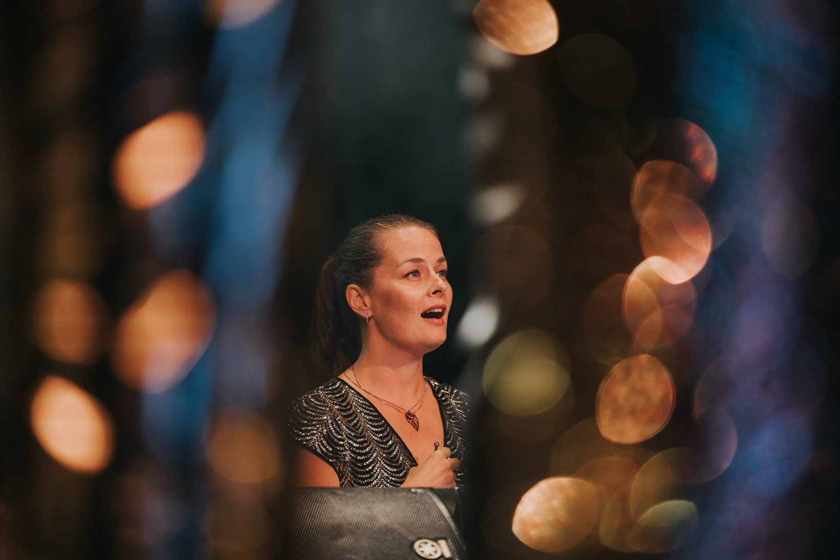 Merel Martens zingt