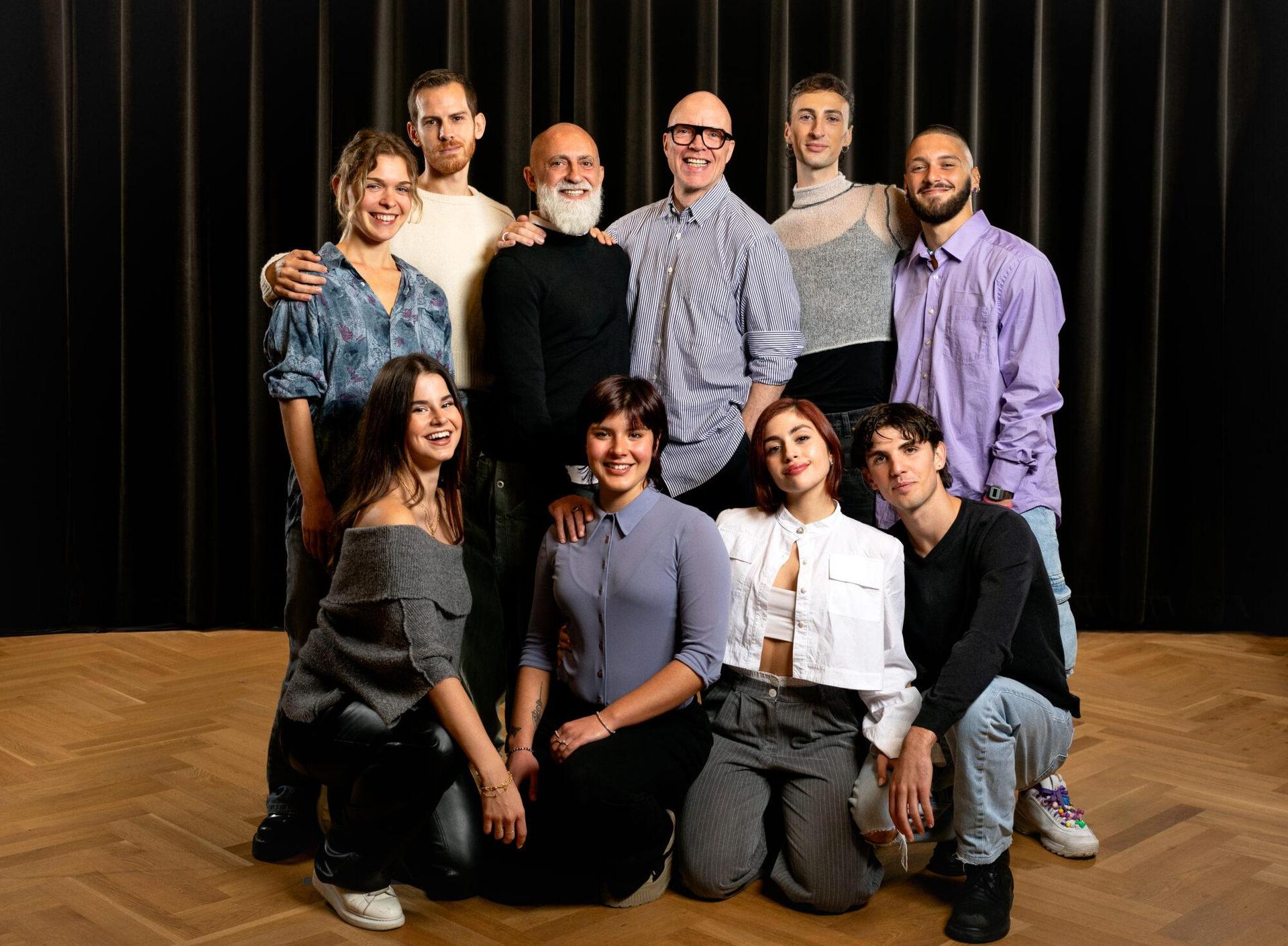 groepsfoto van cast en crew