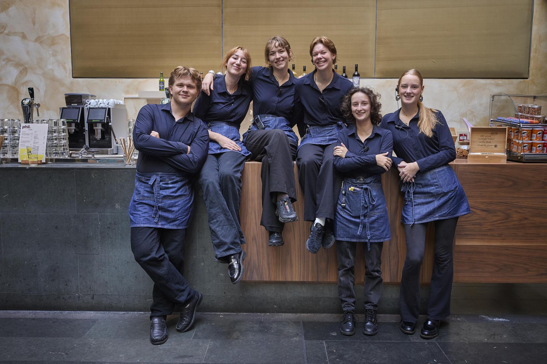 Team met horecamedewerkers PHIL Haarlem 