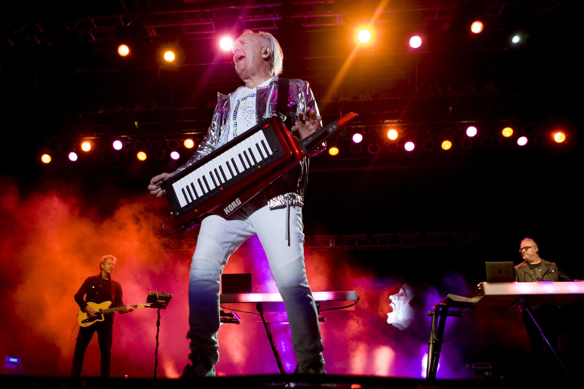Howard Jones op het podium
