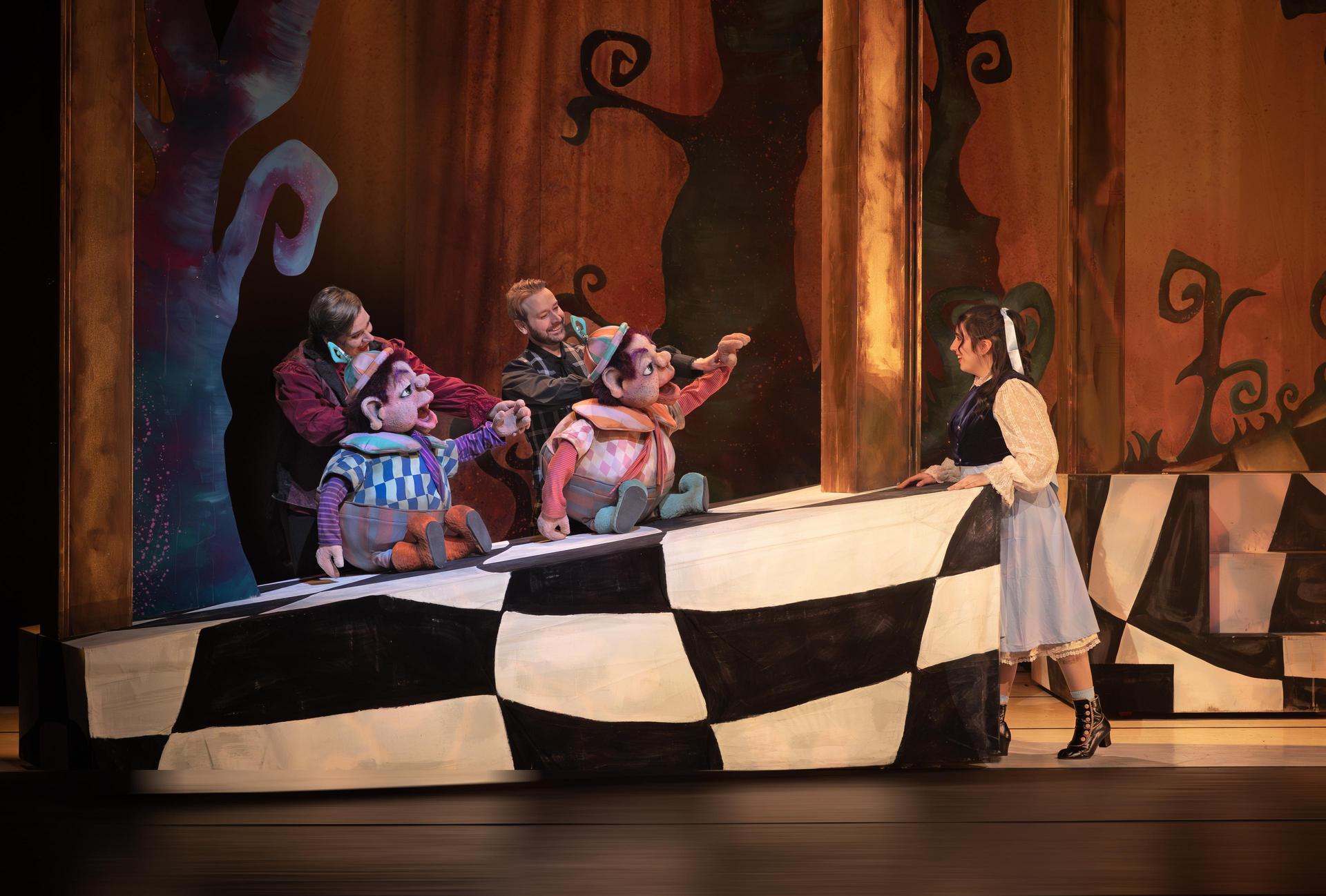 alice in wonderland scenefoto's