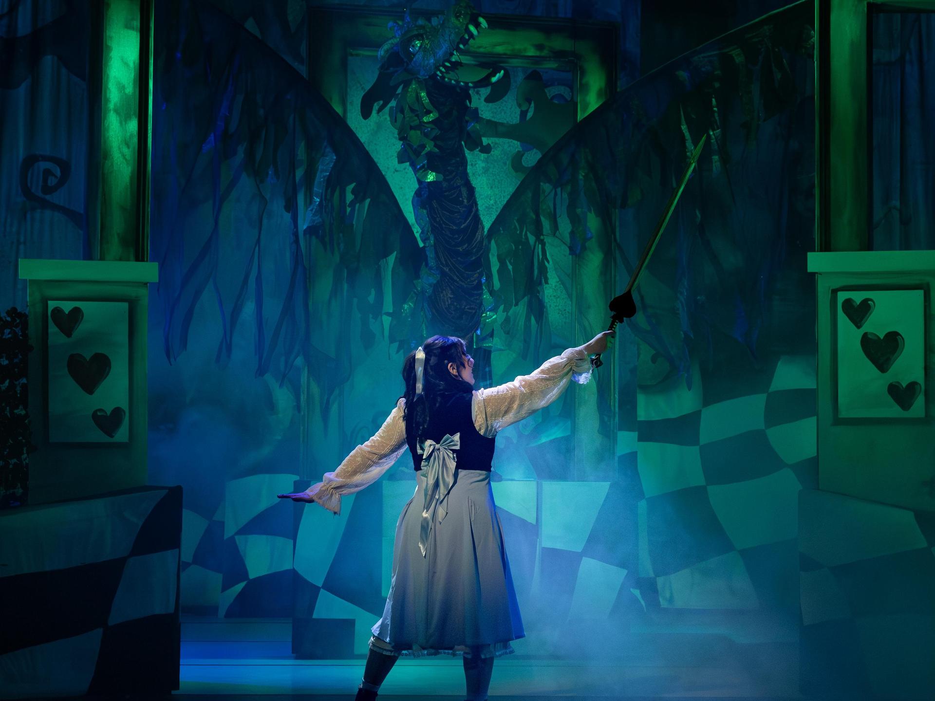 alice in wonderland scenefoto's