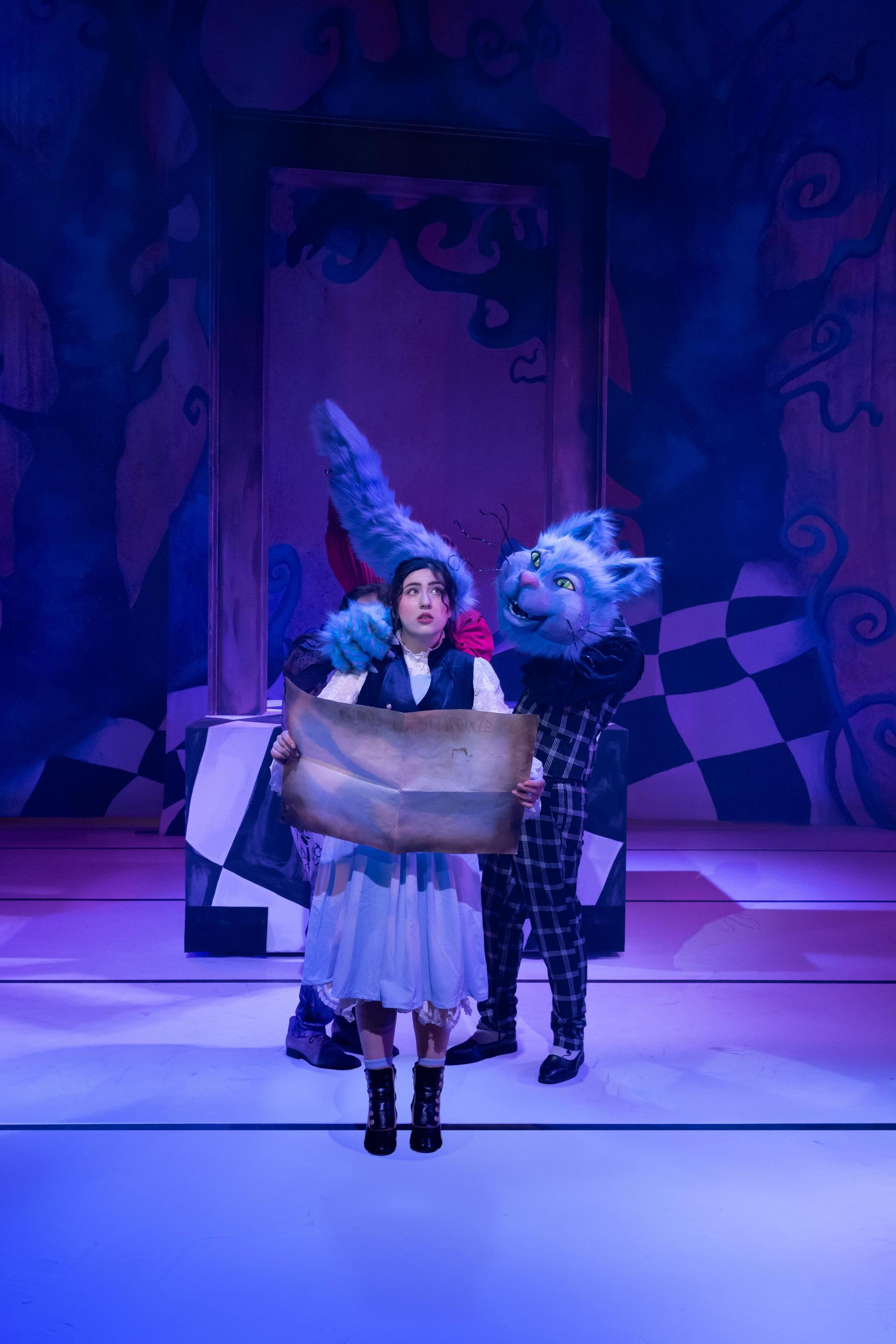 alice in wonderland scenefoto's