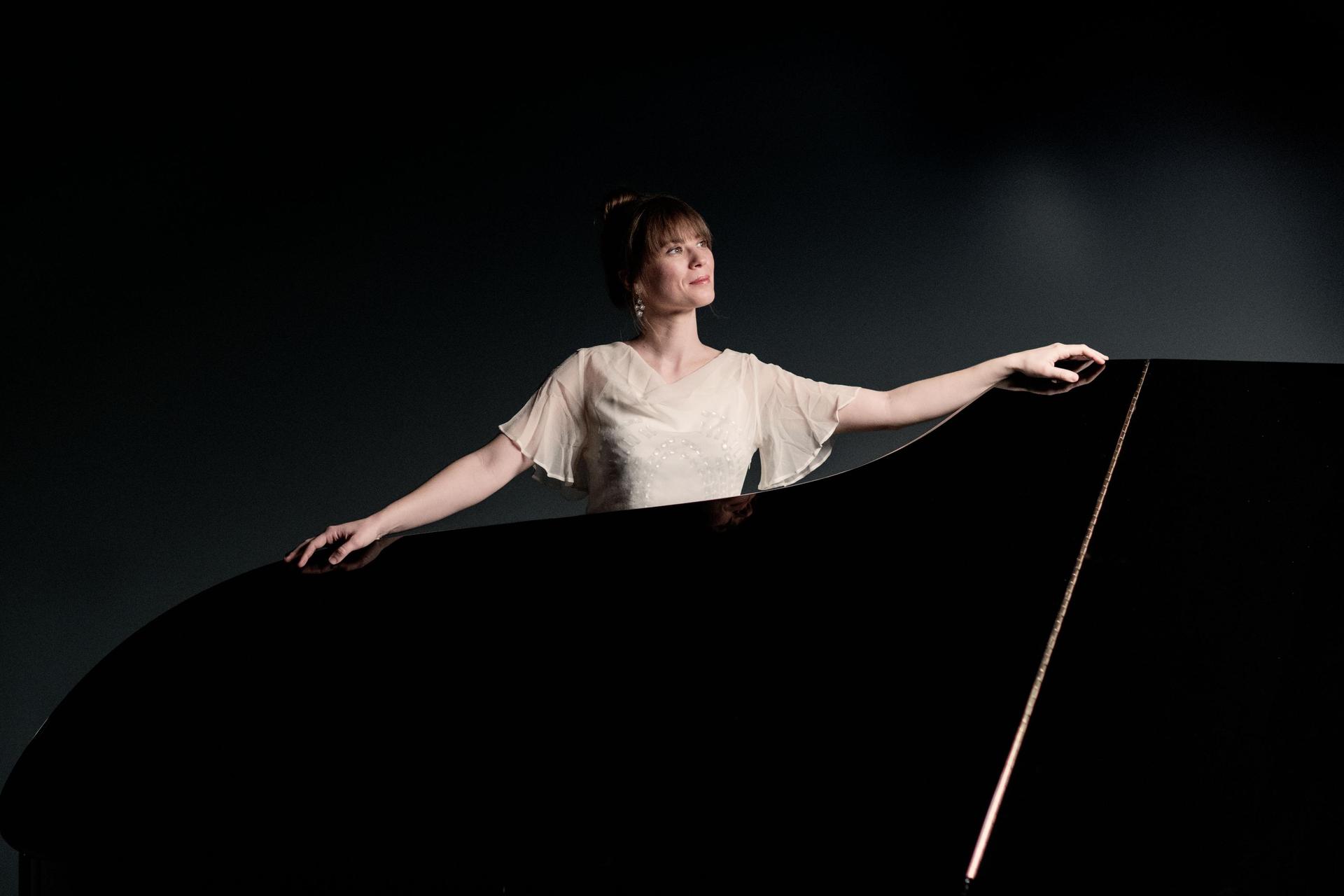 Anna Fedorova poseert