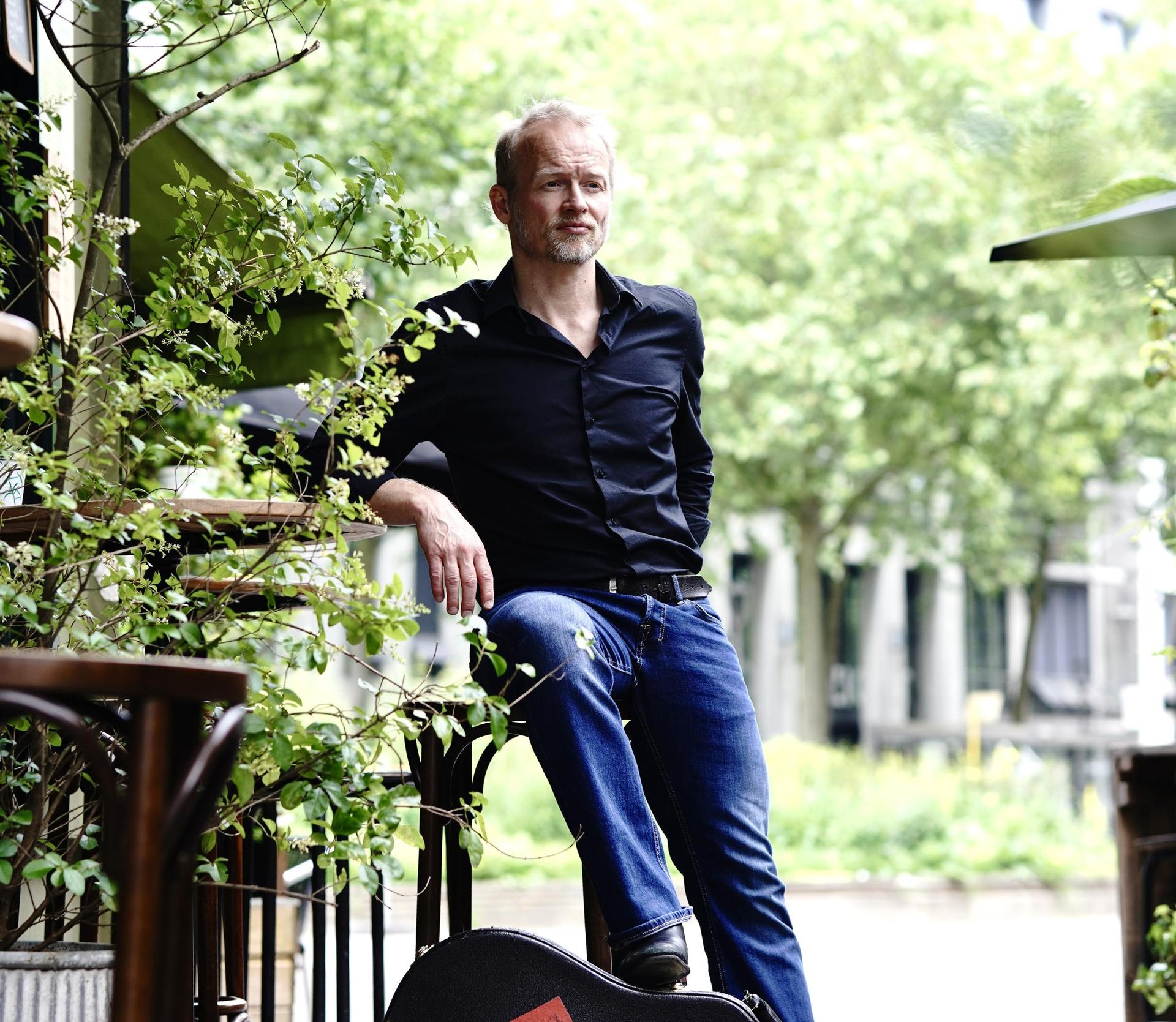 Diederik Nomden - Singer-songwriter en gitarist van eigen bodem | VERS