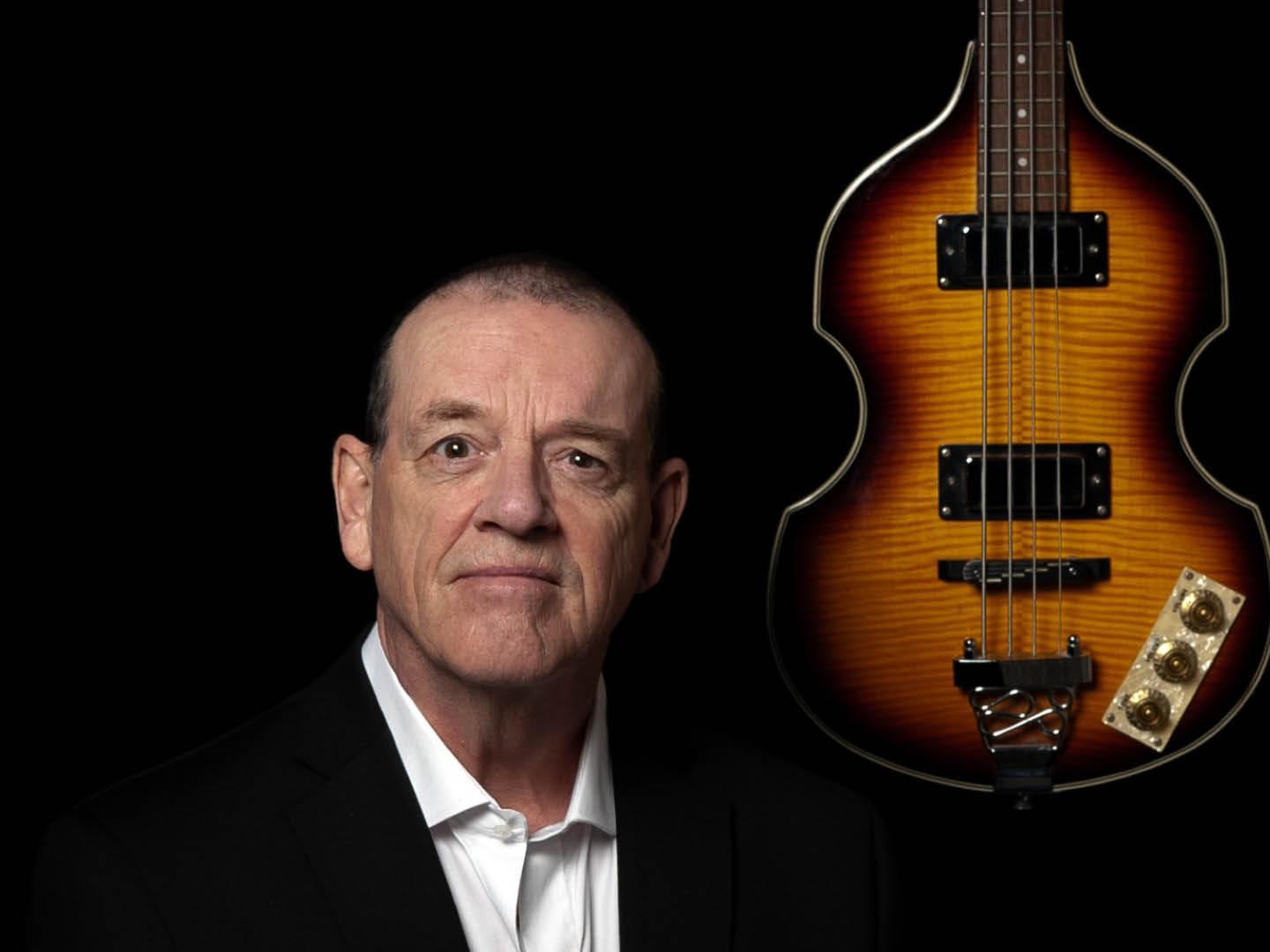 Kees Prins met gitaar