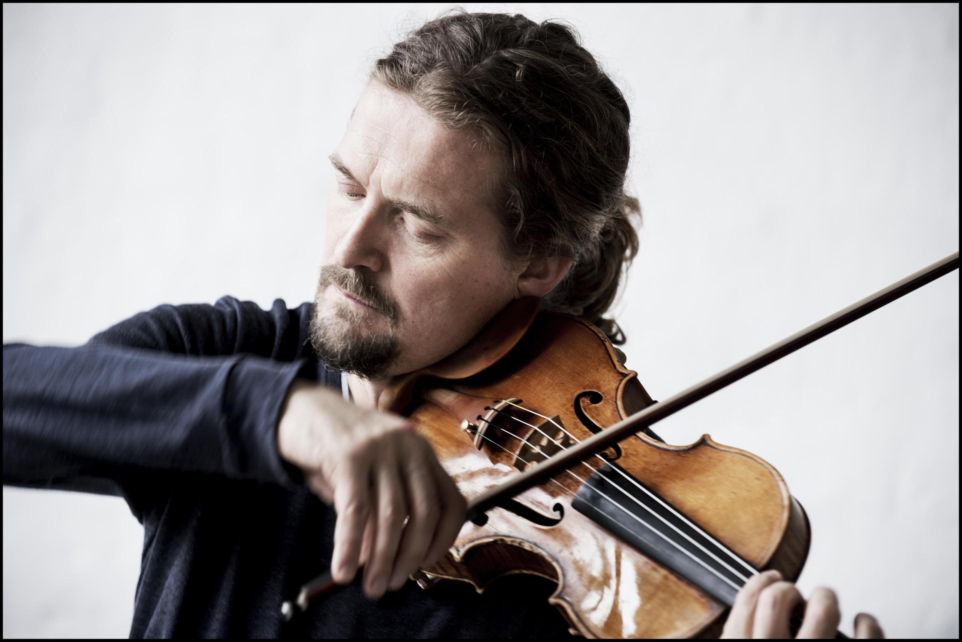 Christian Tetzlaff poseert