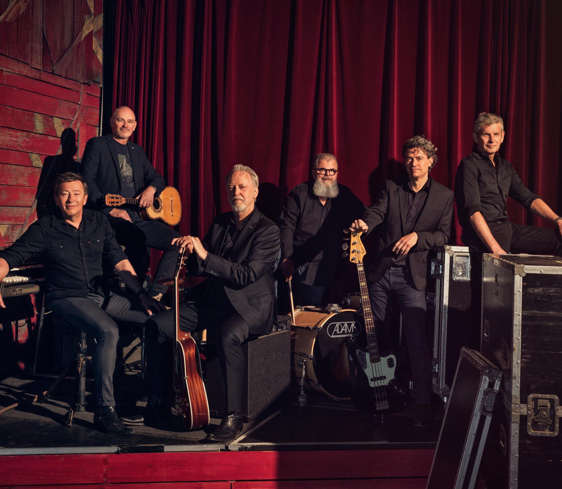 Rowwen Hèze - Rhobijn | Limburgse dialectband met folk songs en gevoelige ballads