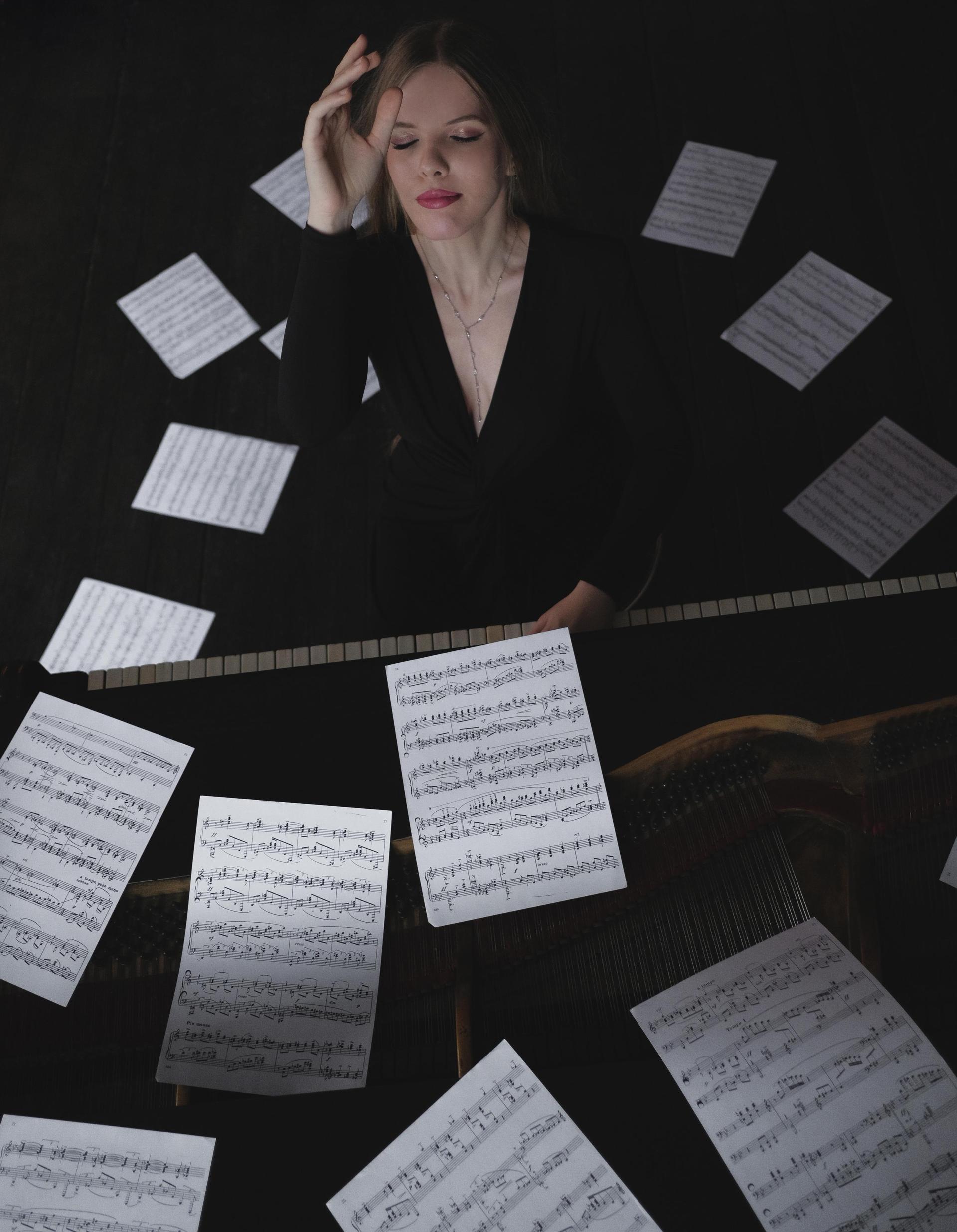 Eva Gevorgyan poseert