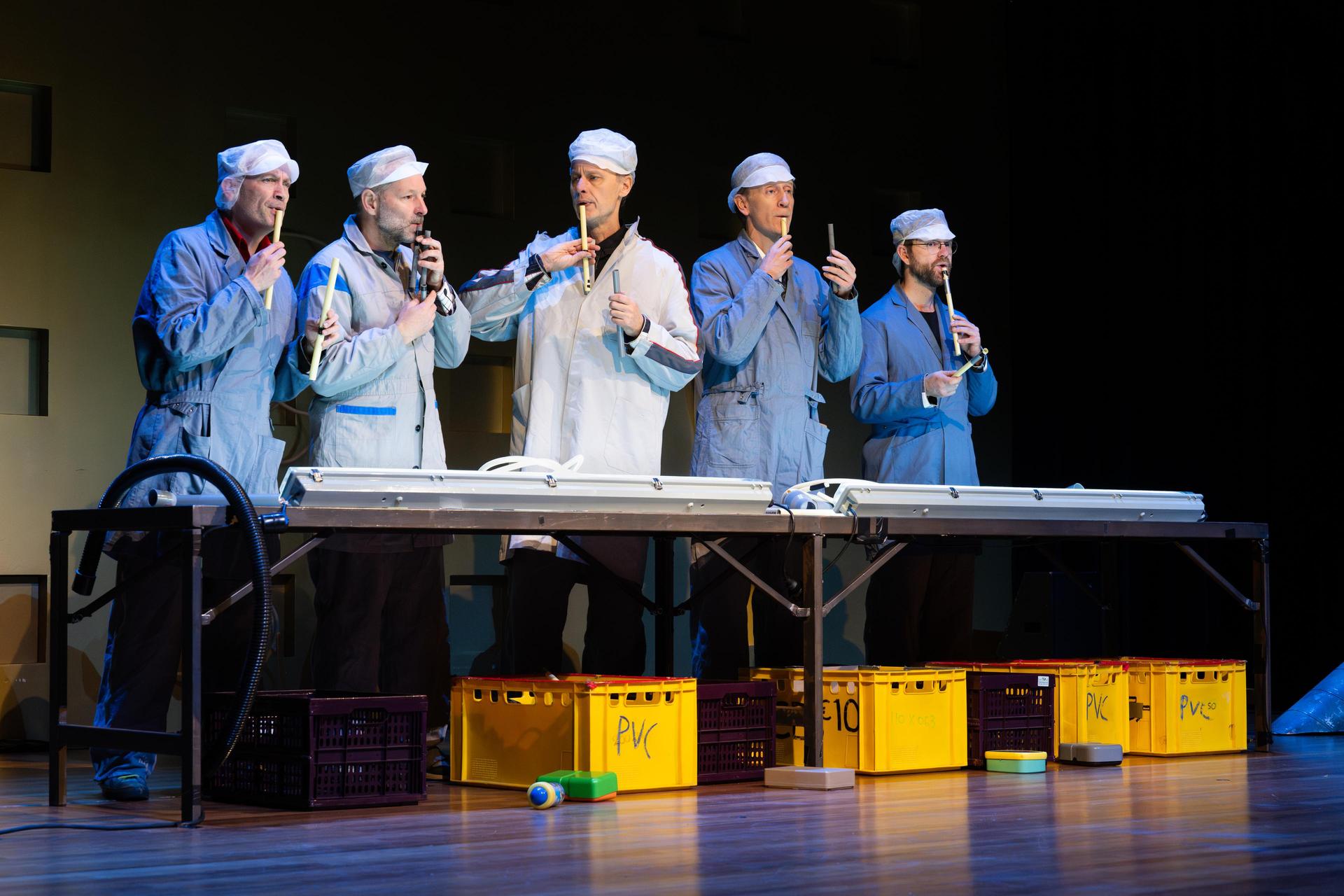 Calefax plays the music factory on stage in costumes