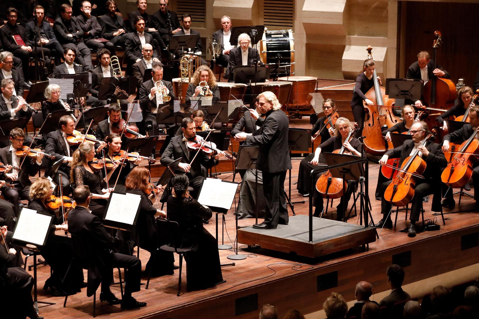 Sinfonia Rotterdam performs on stage