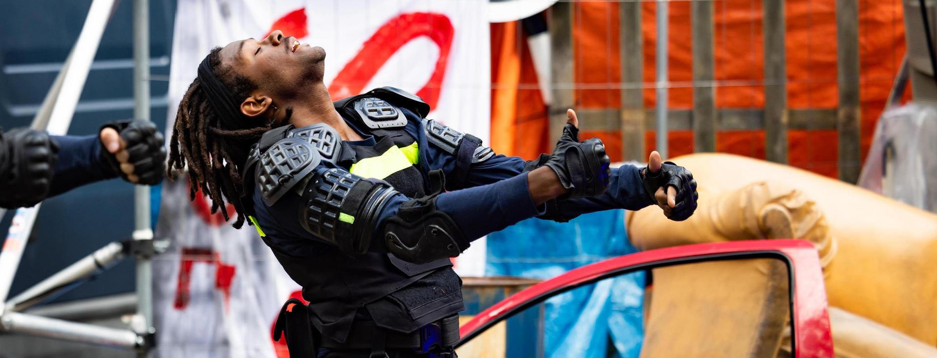 Scenefoto's CONTRA