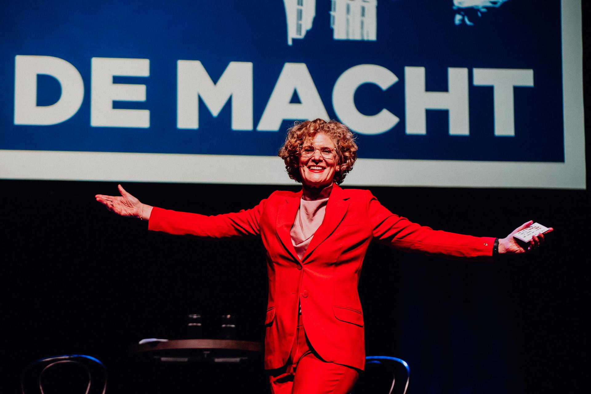 Scenefoto's Achter de Macht