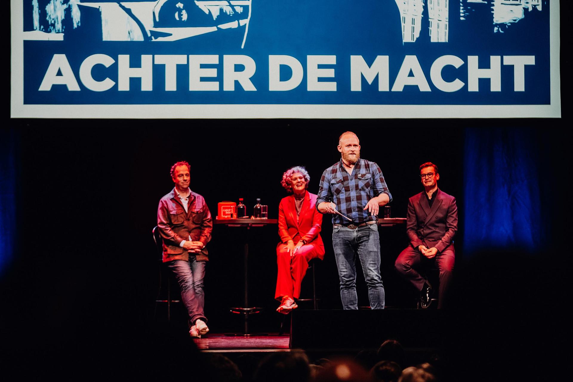Scenefoto's Achter de Macht