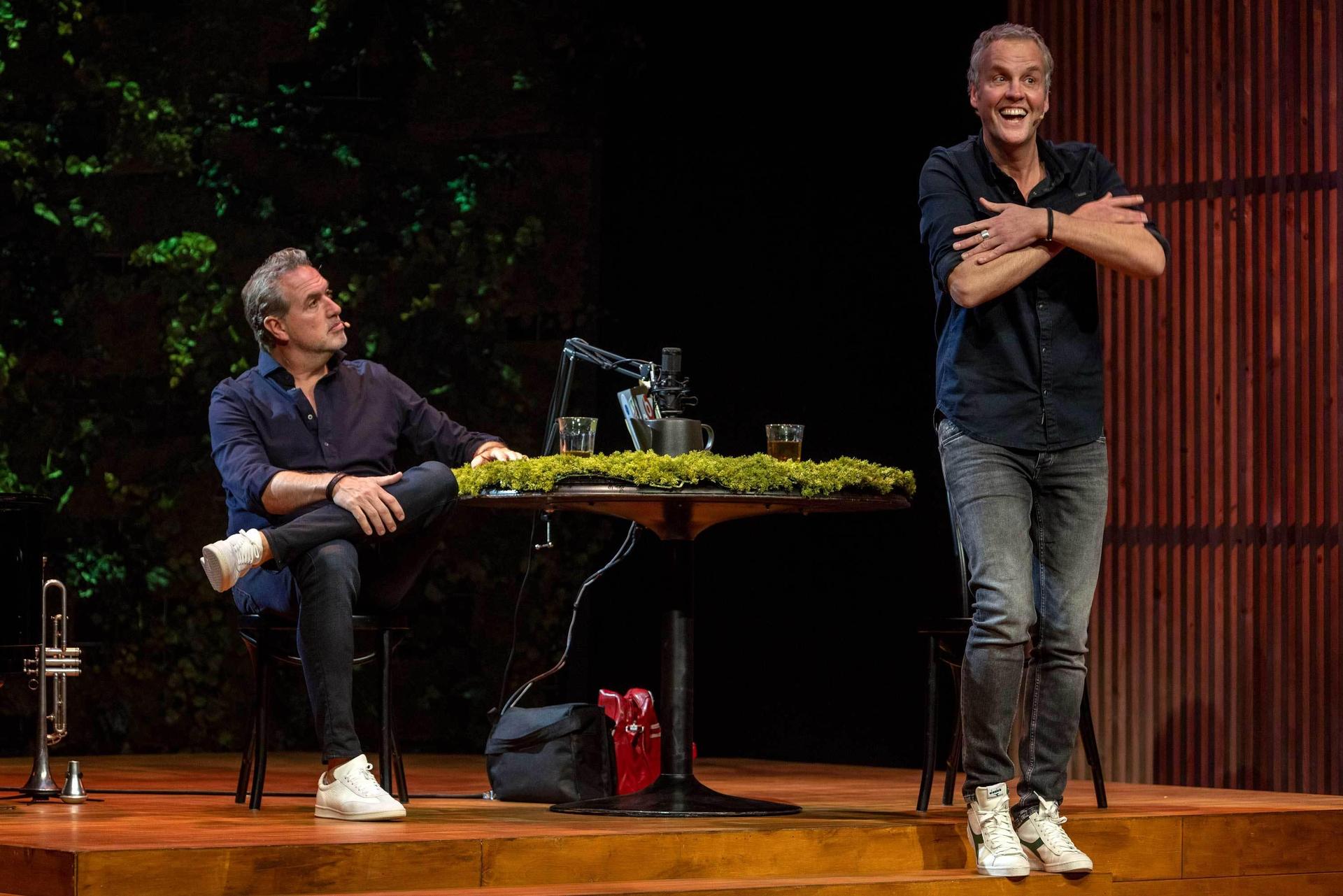 Scenefoto's Veldhuis en Kemper Hou dat vast