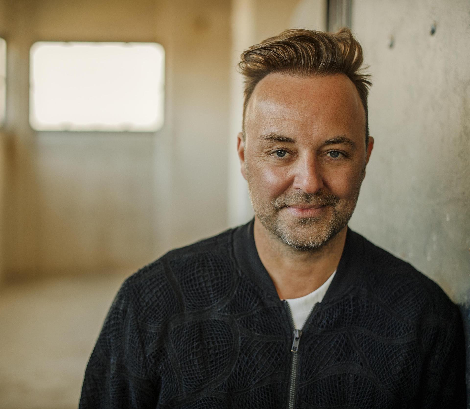 Niels Geusebroek - Because of You