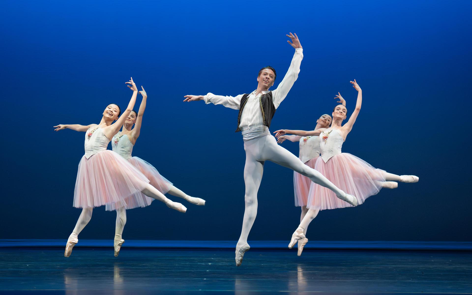 scenebeelden 10 jaar Junior Company