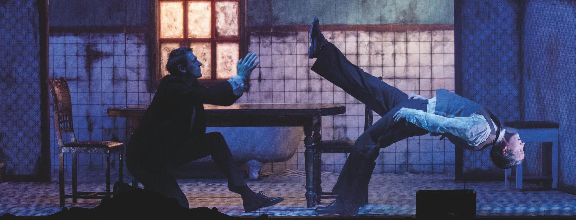 stage photos horror Jakop Ahlbom