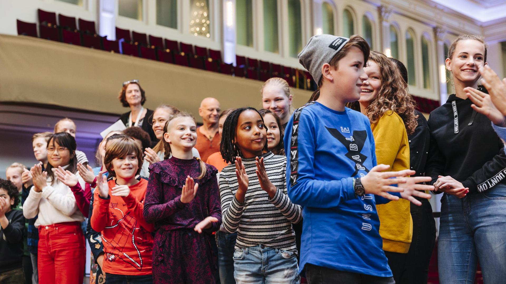 Kinderen in de Grote zaal