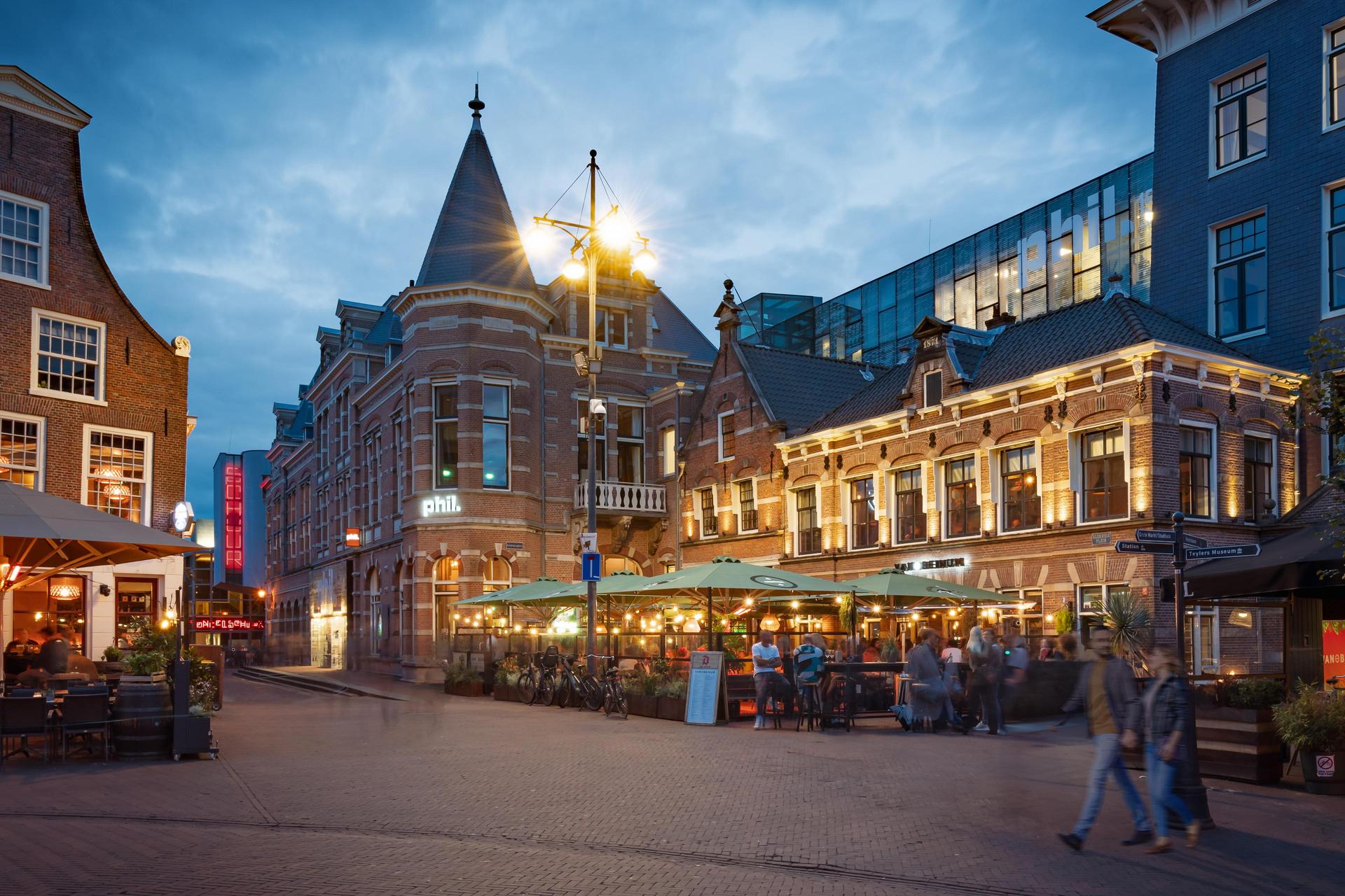 Gevel van muziekhuis en evenementenlocatie PHIL in het centrum van Haarlem